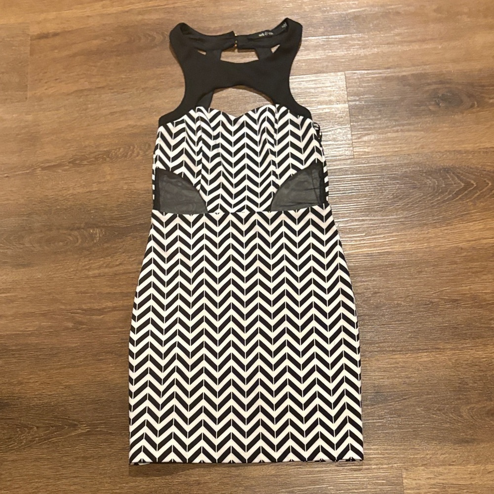 Ark & Co Black and White Chevron  Dress